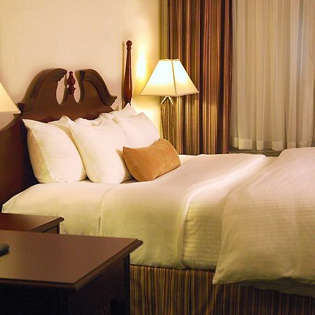 Ambassador Hotel Sudbury Bagian luar foto