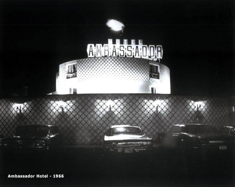 Ambassador Hotel Sudbury Bagian luar foto