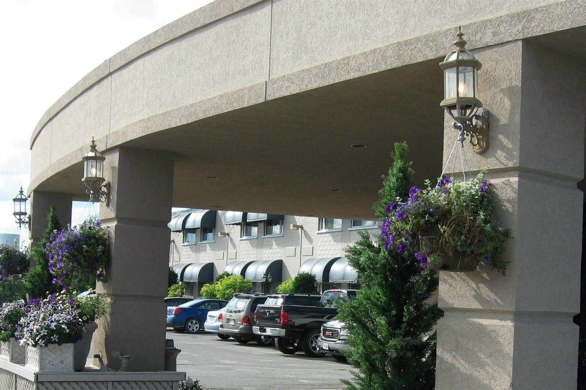 Ambassador Hotel Sudbury Bagian luar foto