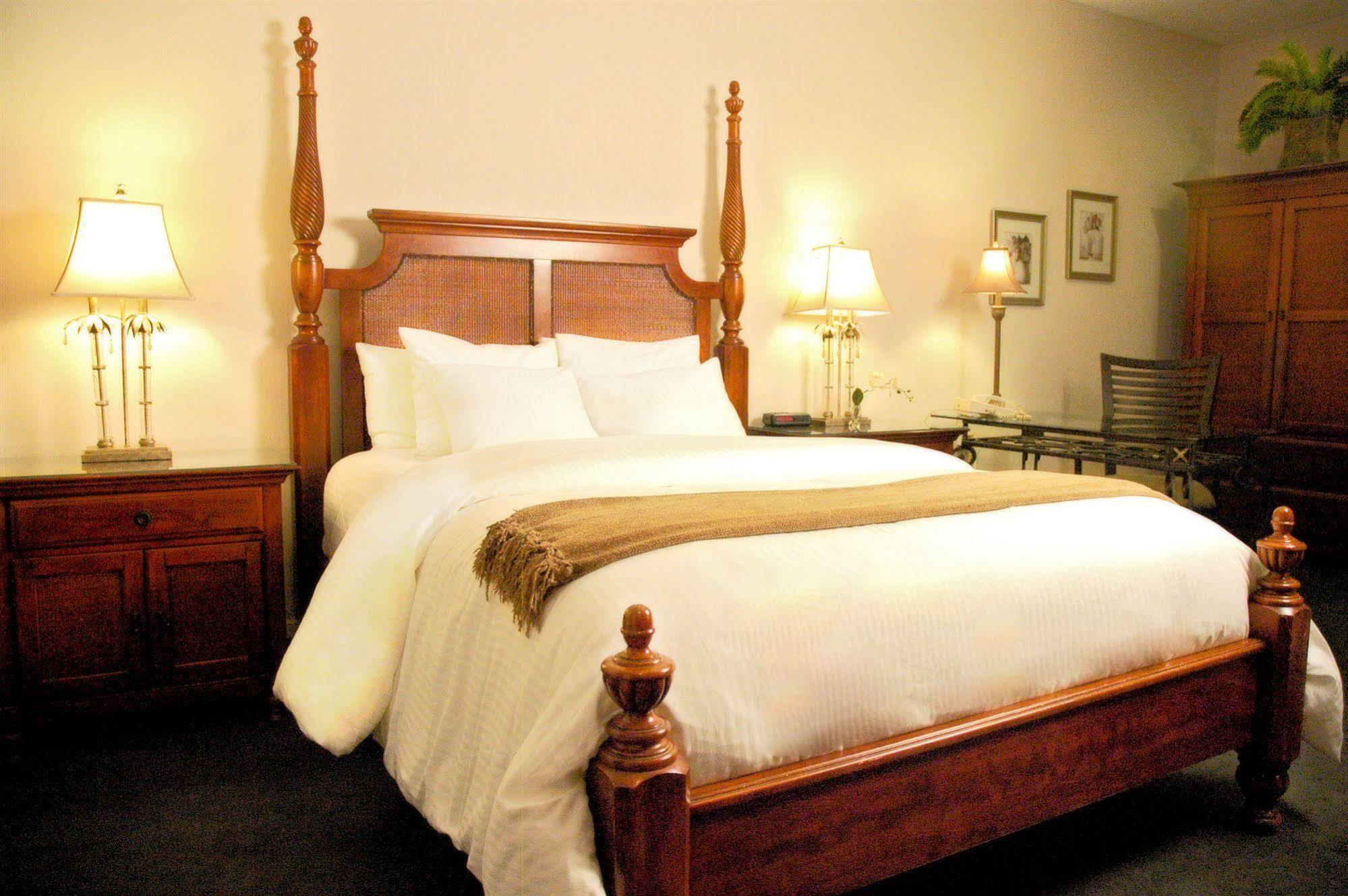 Ambassador Hotel Sudbury Bagian luar foto