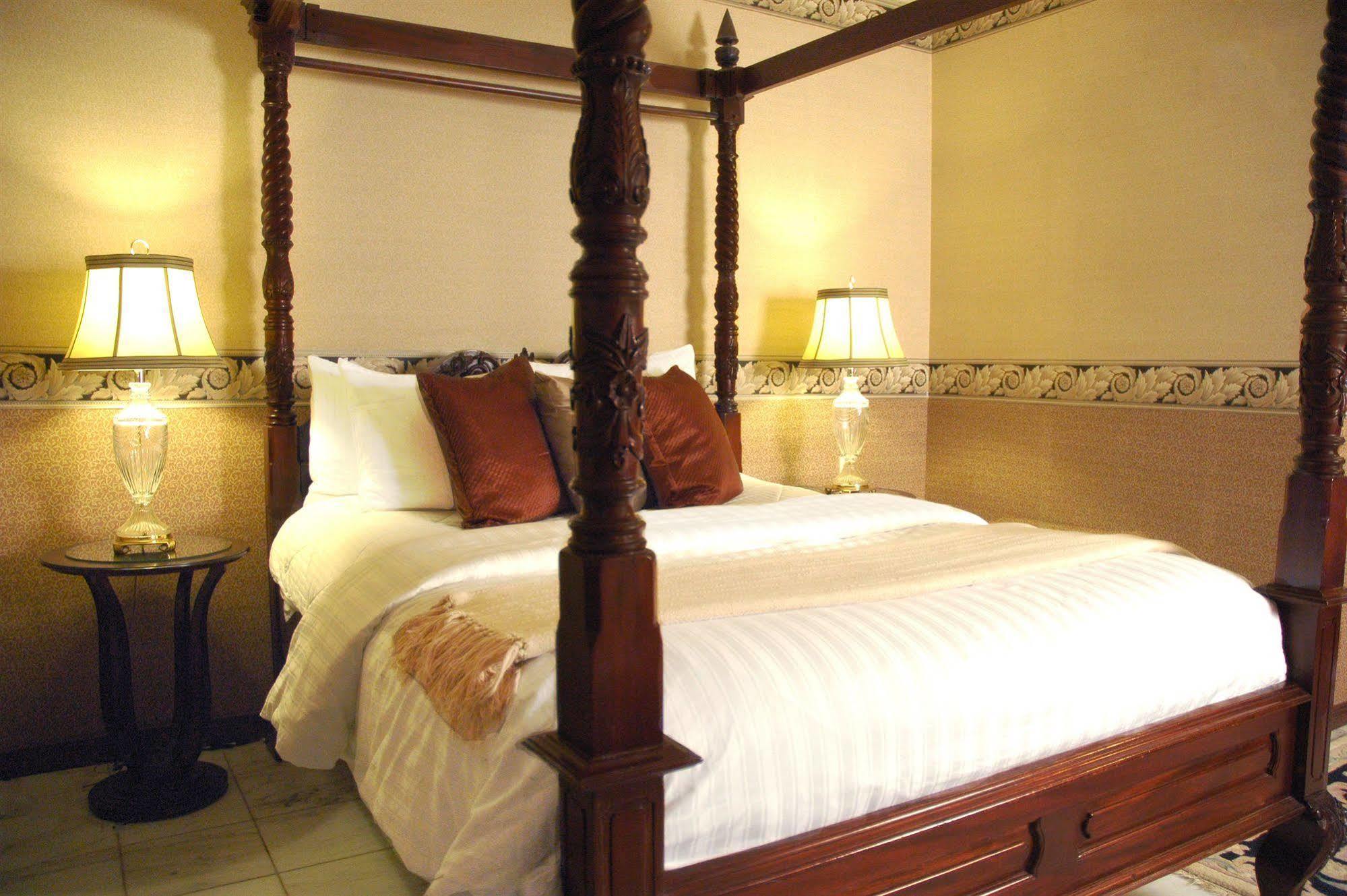Ambassador Hotel Sudbury Bagian luar foto