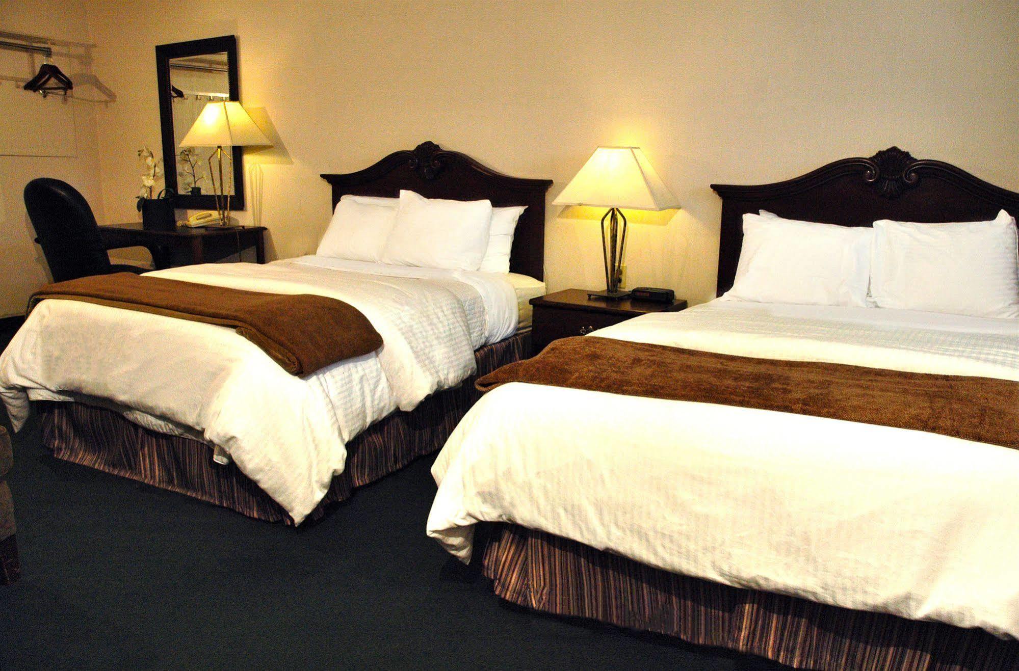 Ambassador Hotel Sudbury Bagian luar foto